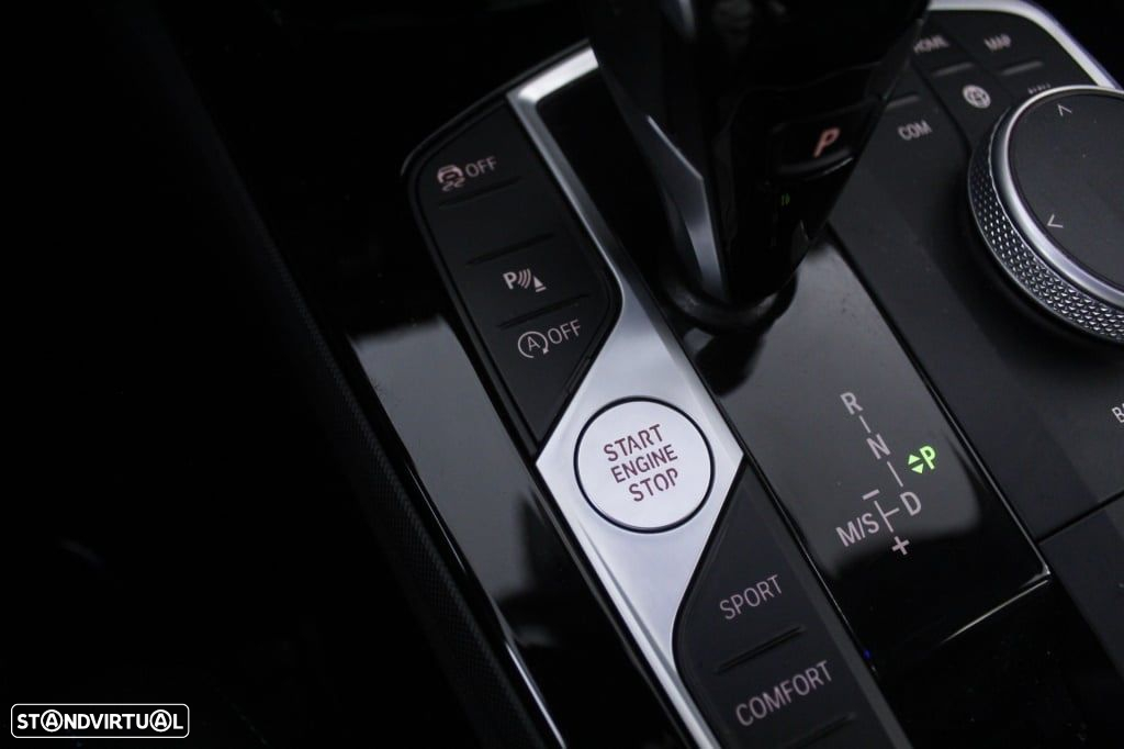 BMW 116 d Pack Desportivo M Auto - 31
