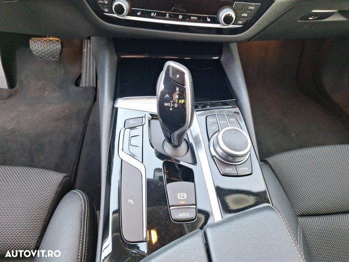 BMW Seria 5 520i Aut. Sport Line - 10