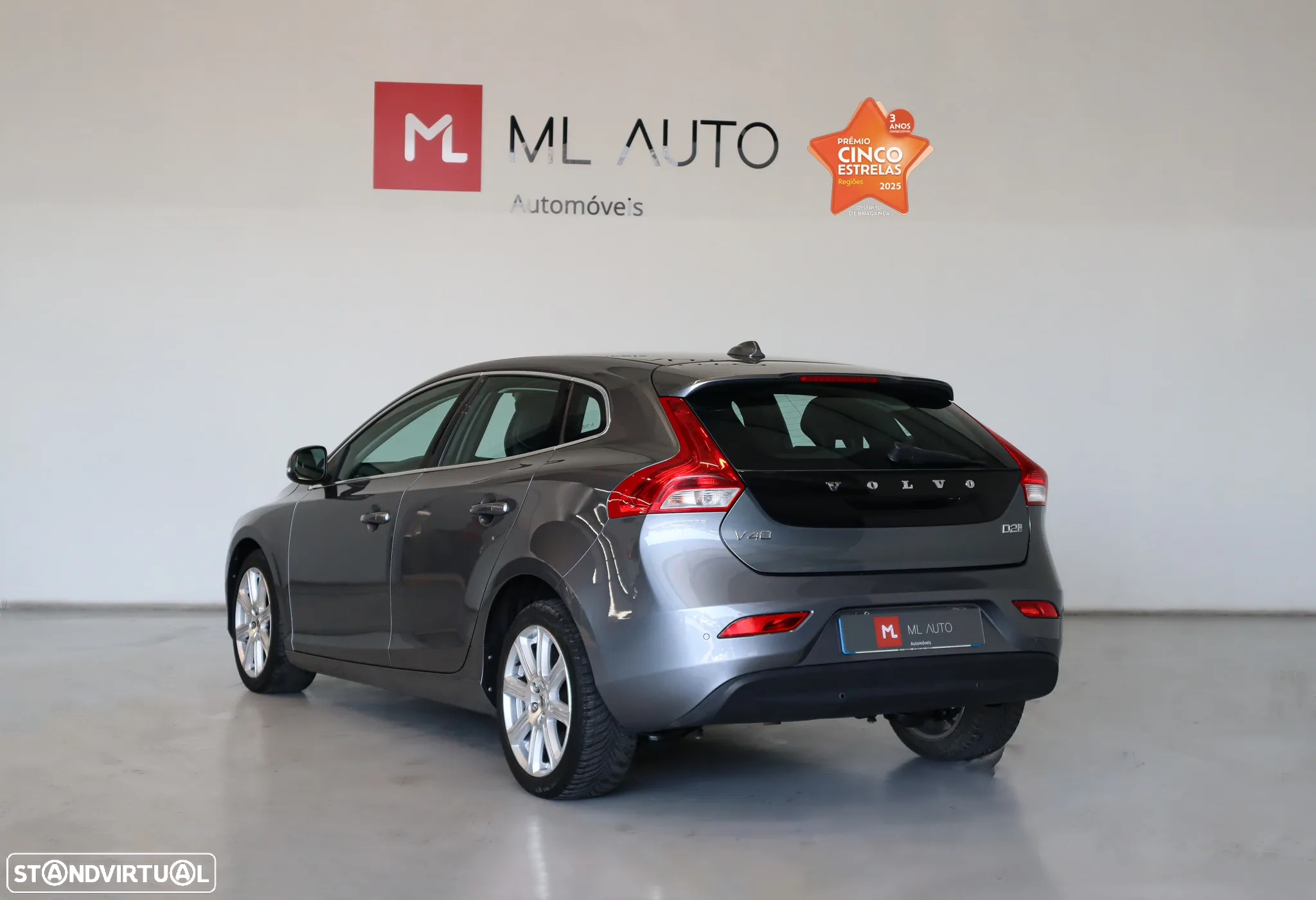 Volvo V40 2.0 D2 Inscription - 4