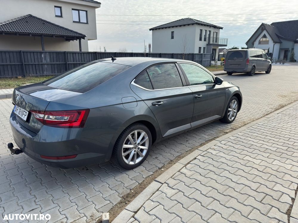 Skoda Superb 2.0 TDI DSG Style - 2