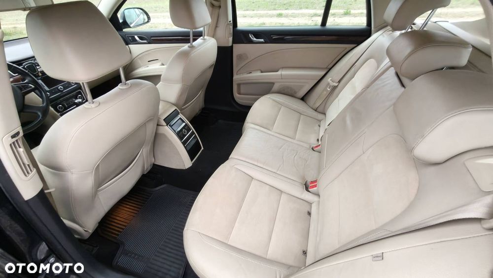 Skoda Superb 2.0 TDI Elegance DSG - 14