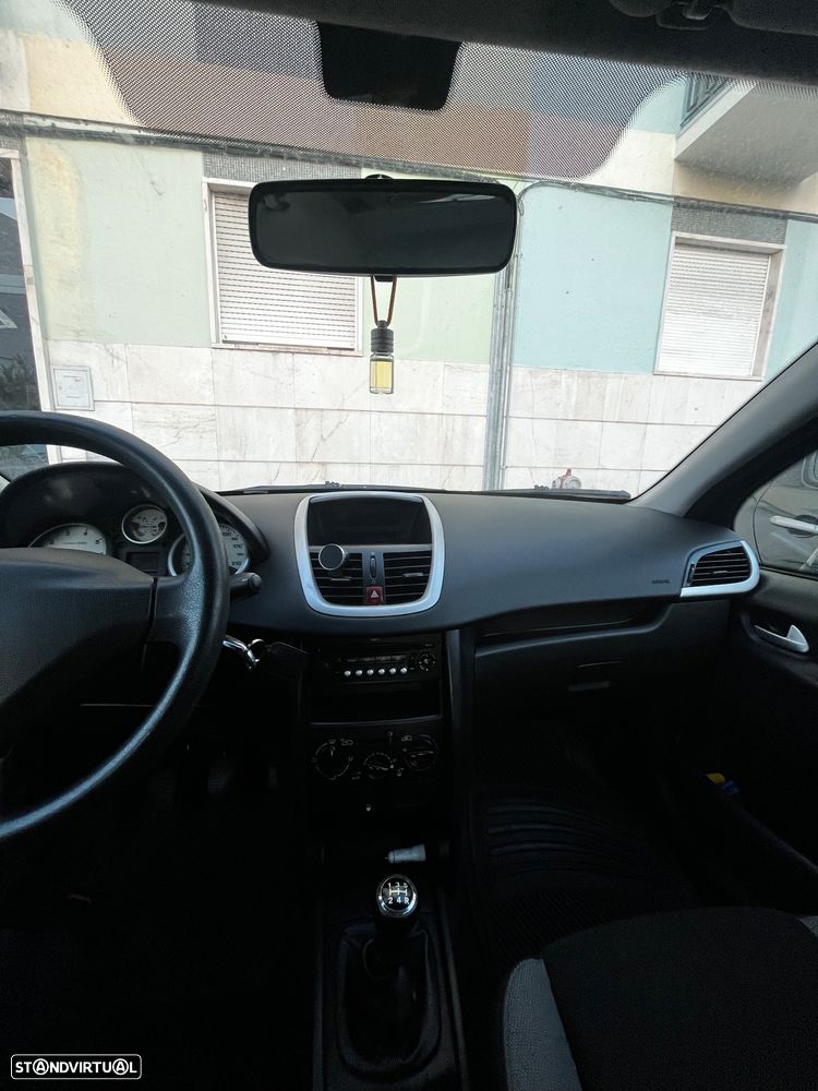 Peugeot 207 1.4 16V Trendy - 9