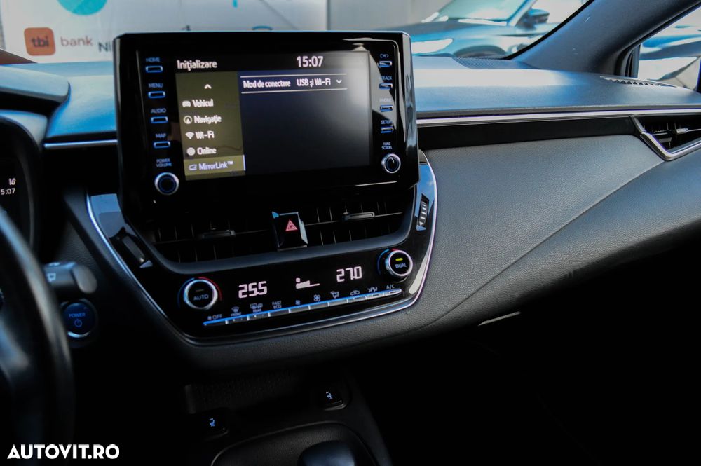 Toyota Corolla 1.8 Hybrid Comfort - 24