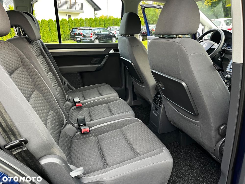 Volkswagen Touran - 19
