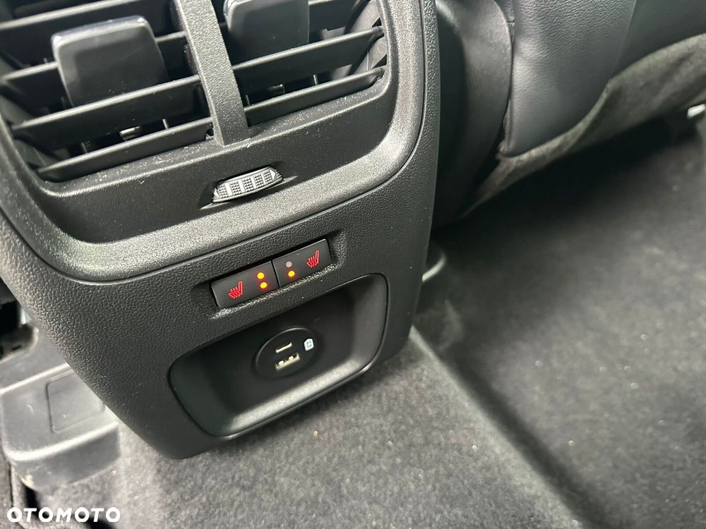 Ford Kuga - 25