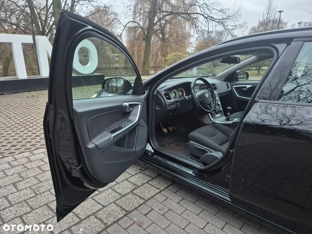 Volvo V60 DRIVe - 22