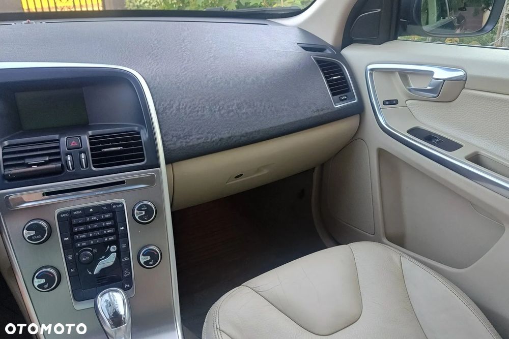 Volvo XC 60 2.4D AWD Momentum - 15