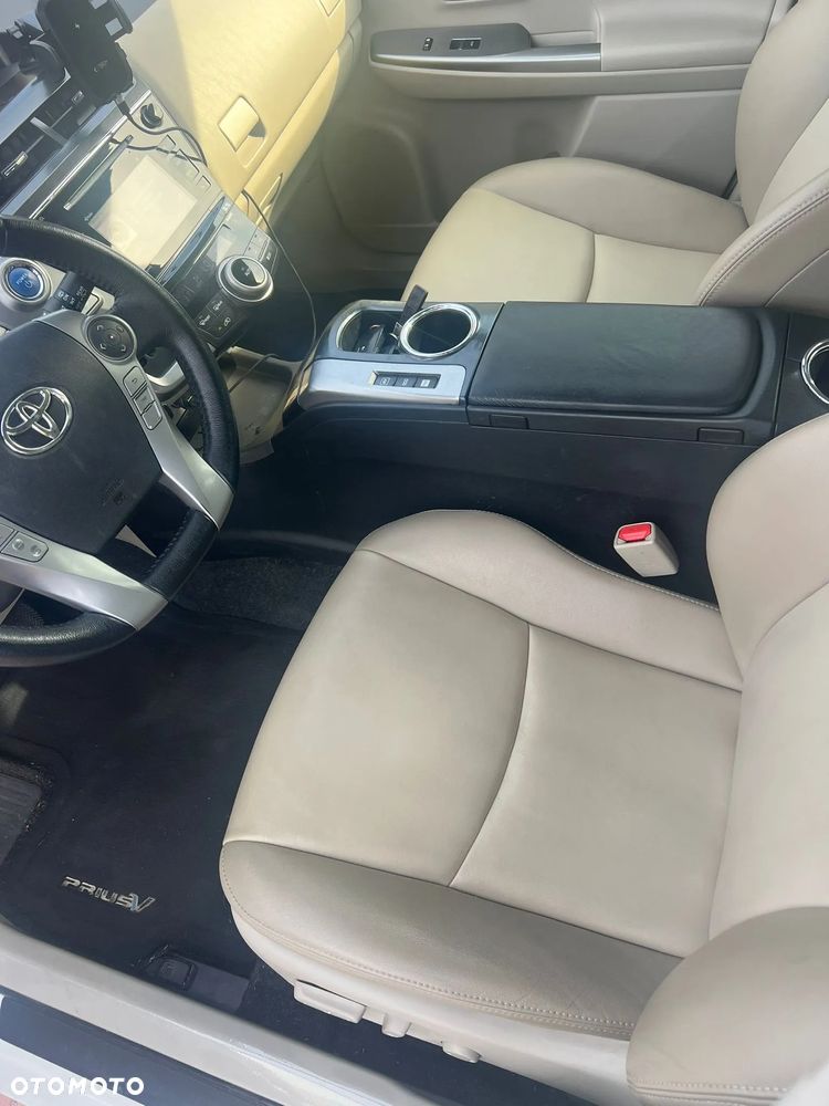 Toyota Prius+ - 12
