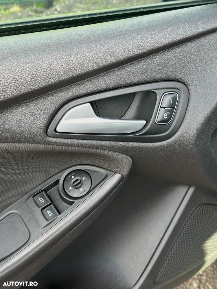 Ford Focus 1.0 EcoBoost Trend - 17