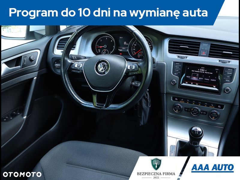 Volkswagen Golf - 8