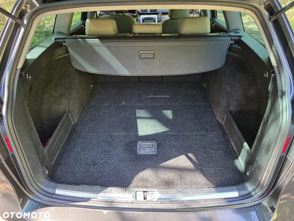 Volkswagen Passat 2.0 TDI 4Mot Highline - 12