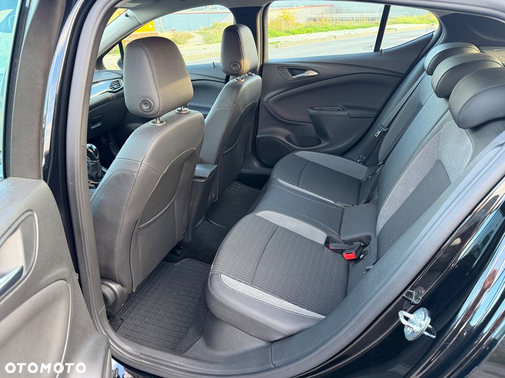Opel Astra 1.2 T Elegance S&S - 20