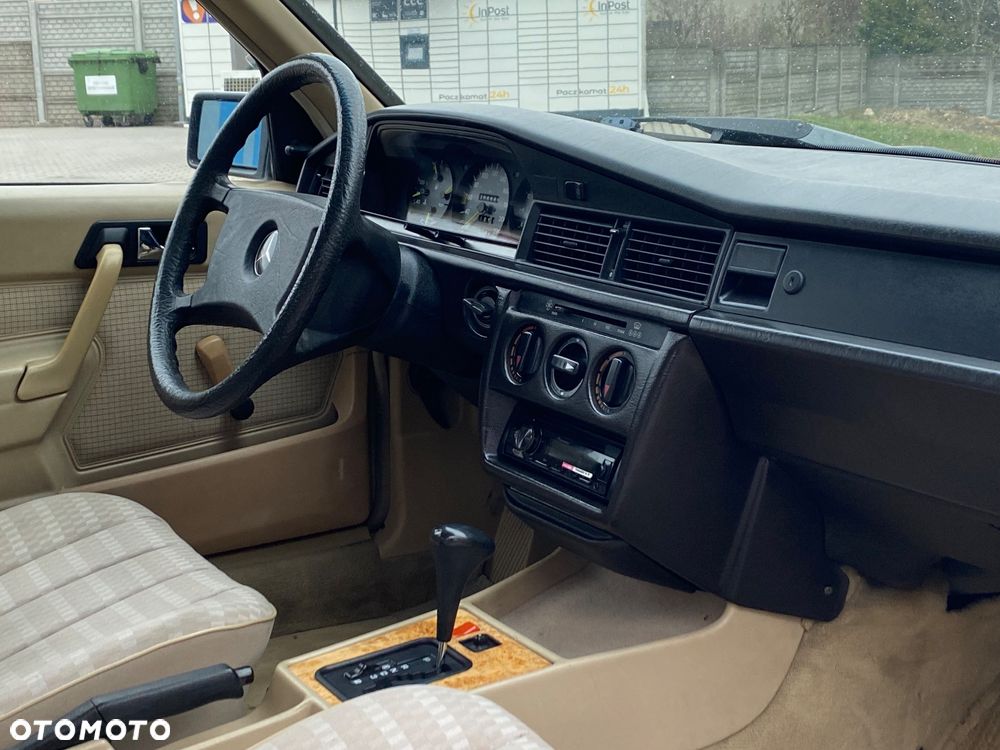 Mercedes-Benz W201 (190) - 17