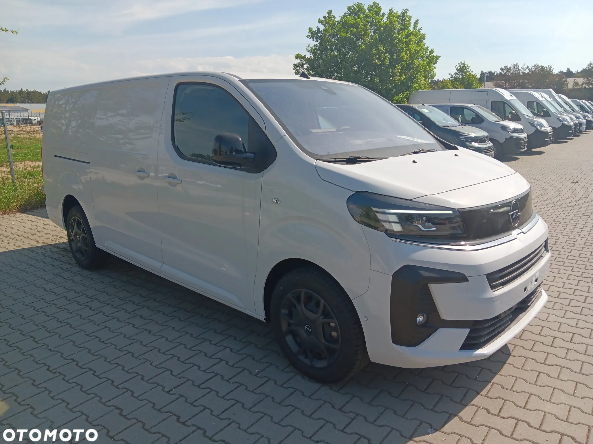 Opel Vivaro Furgon Extra Long - 3