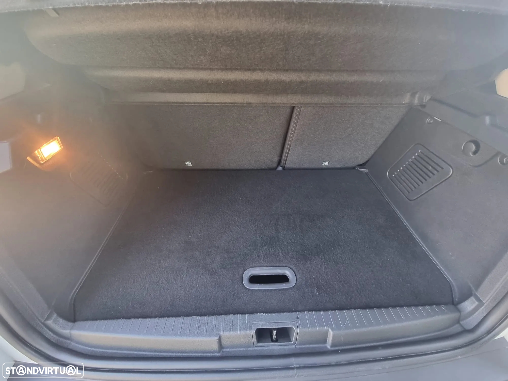 Renault Captur 1.5 dCi Initiale Paris EDC - 30