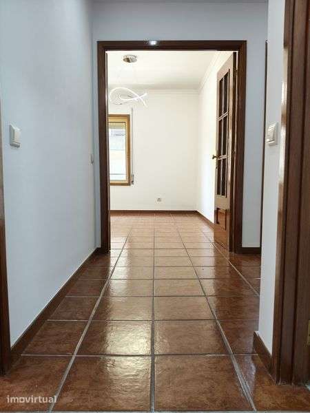 T2 RENOVADO EM CANIDELO - A 2 KM DA PRAIA Localização premium em Canid - Grande imagem: 3/12