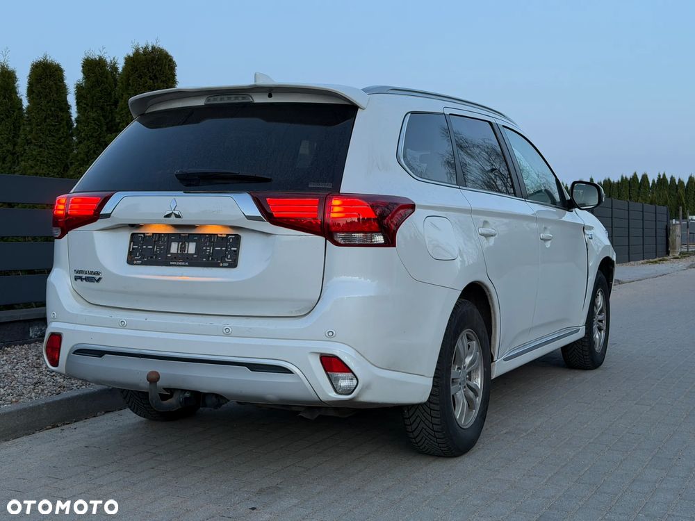 Mitsubishi Outlander Intense + - 6