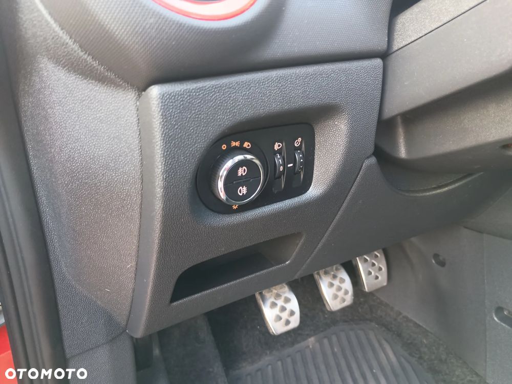 Opel Corsa 1.4 16V Sport - 27