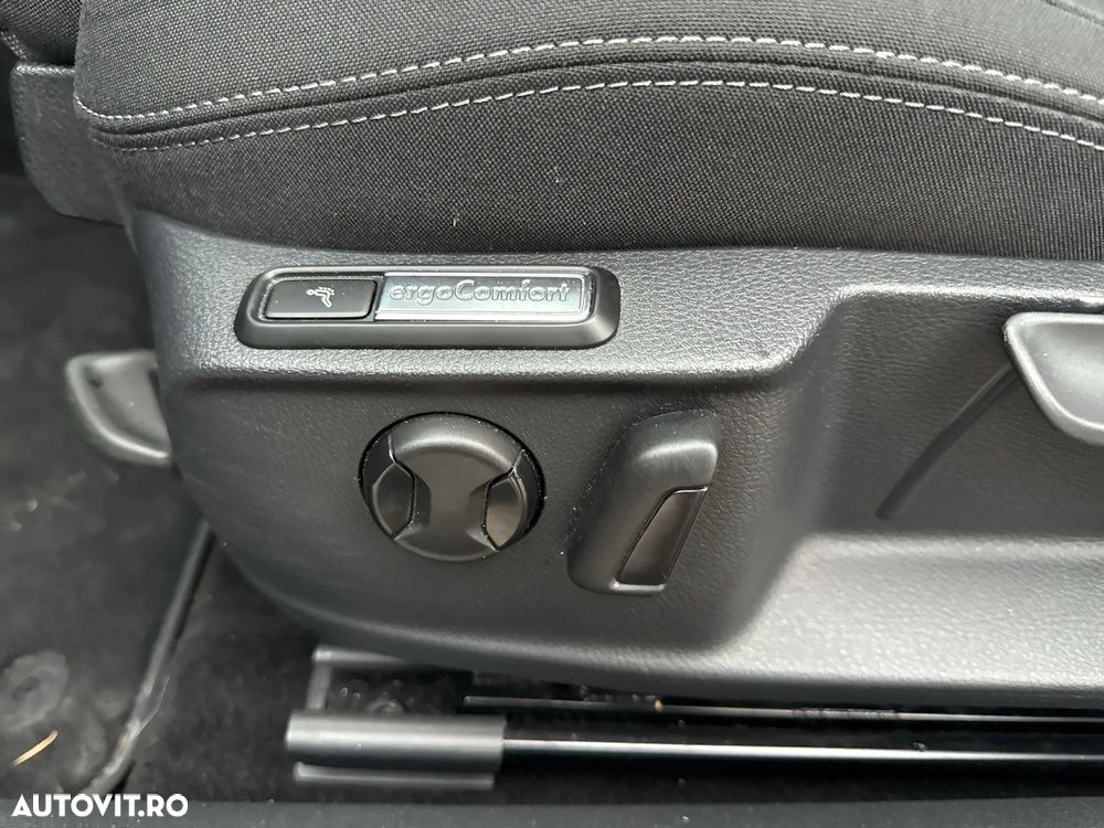 Volkswagen Passat Variant 2.0 TDI SCR DSG Business - 15