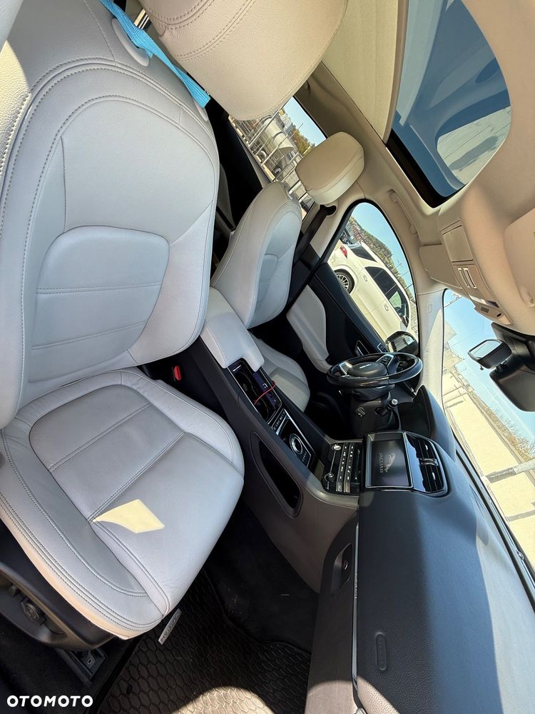 Jaguar F-Pace 2.0 i4P AWD 300 Sport - 7