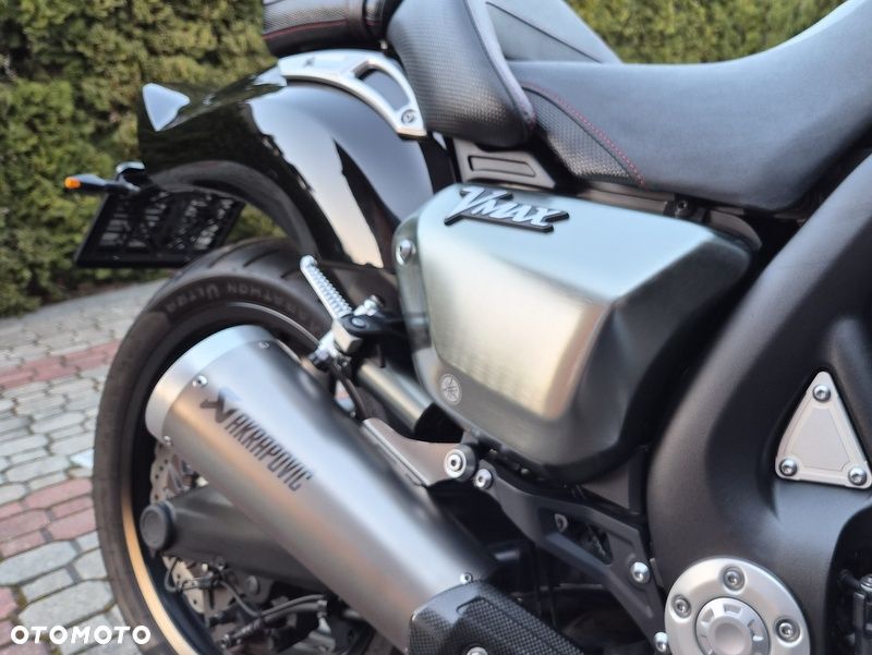 Yamaha V-MAX - 16