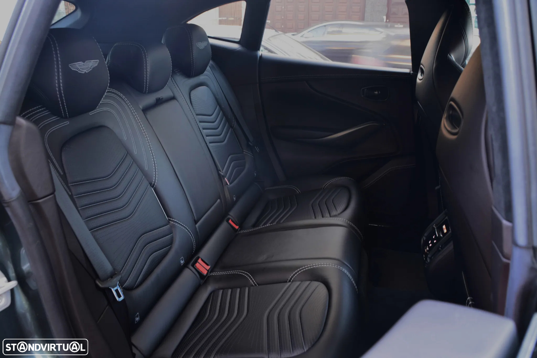 Aston Martin DBX Standard - 58