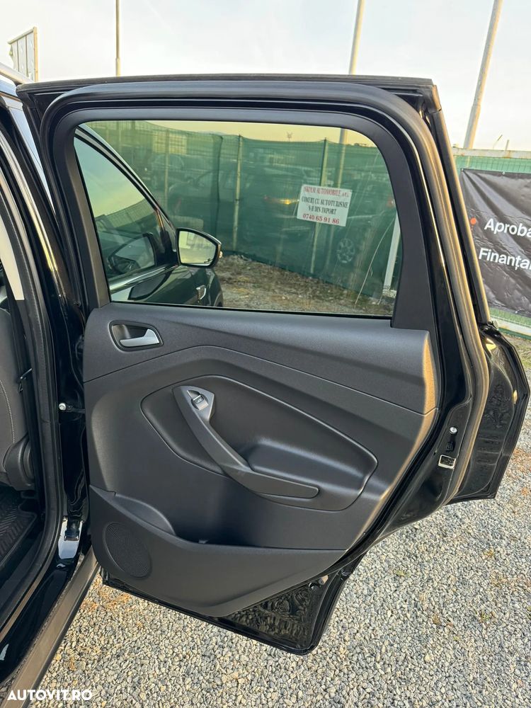 Ford Kuga 1.5 EcoBoost 2x4 Black & Silver - 24