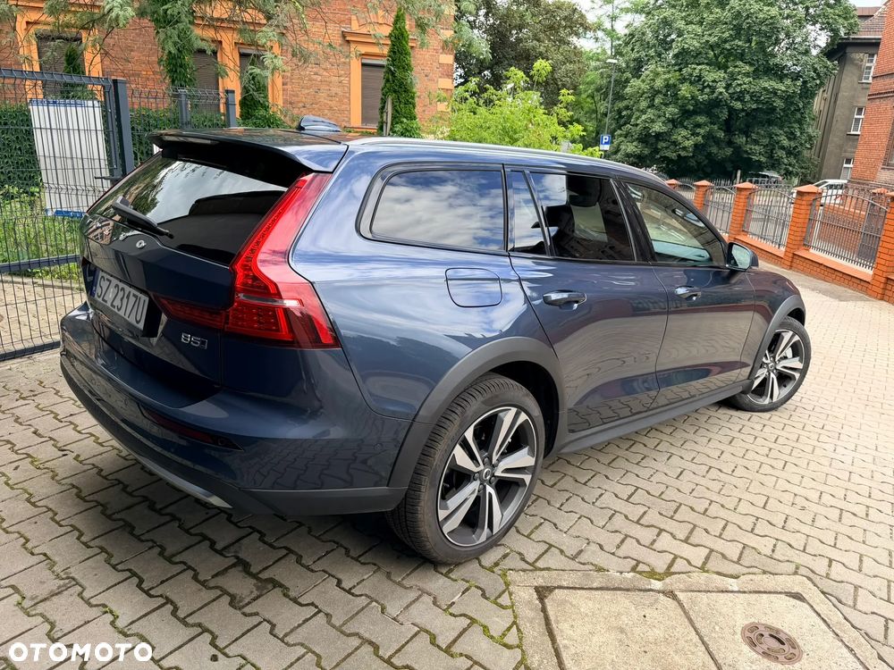 Volvo V60 Cross Country B5 B AWD Plus - 8