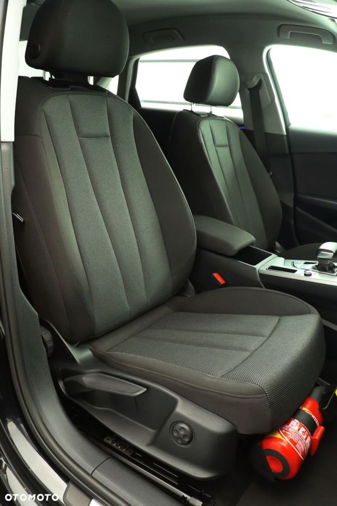 Audi A4 Limousine - 12