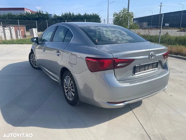 Toyota Avensis 1.8 Executive - 10