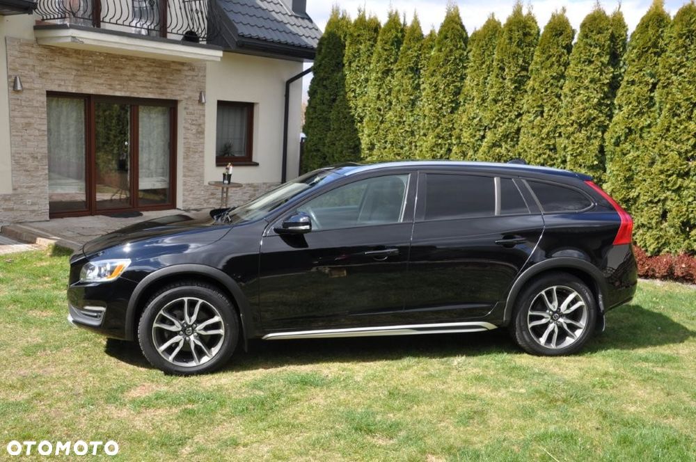 Volvo V60 Cross Country T5 AWD Summum - 4