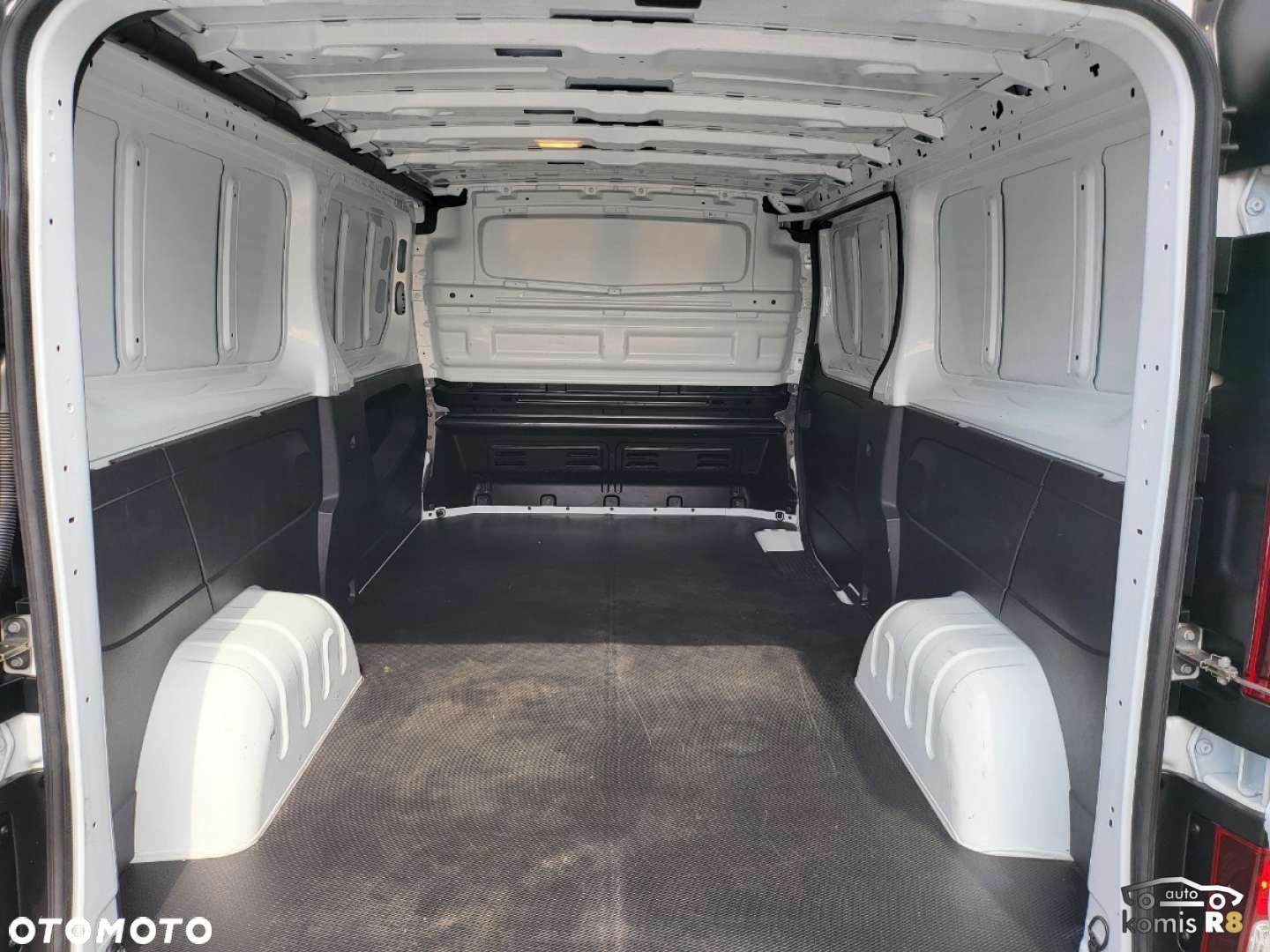 Renault Trafic - 13