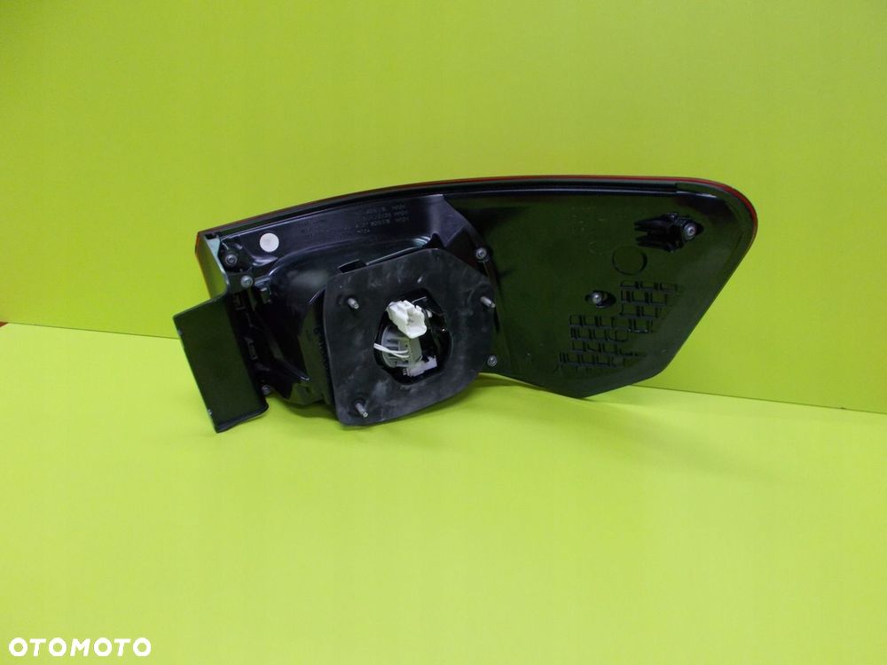 TOYOTA AVENSIS 27 LIFT T29 14-19 81560-05310 LAMPA LEWA LED TYŁ TYLNA KOMBI - 4