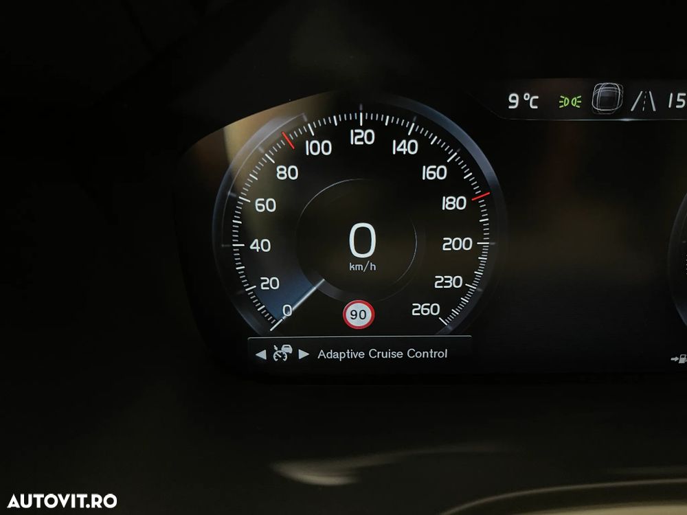 Volvo XC 60 B4 MHEV AWD Inscription - 29