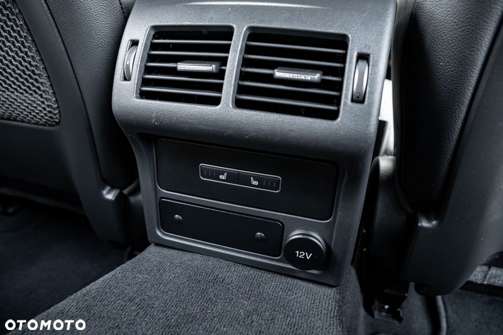 Jaguar XF 35t R-Sport - 25