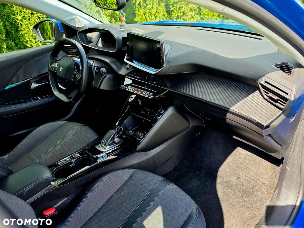 Peugeot 208 PureTech 130 EAT8 Allure - 17