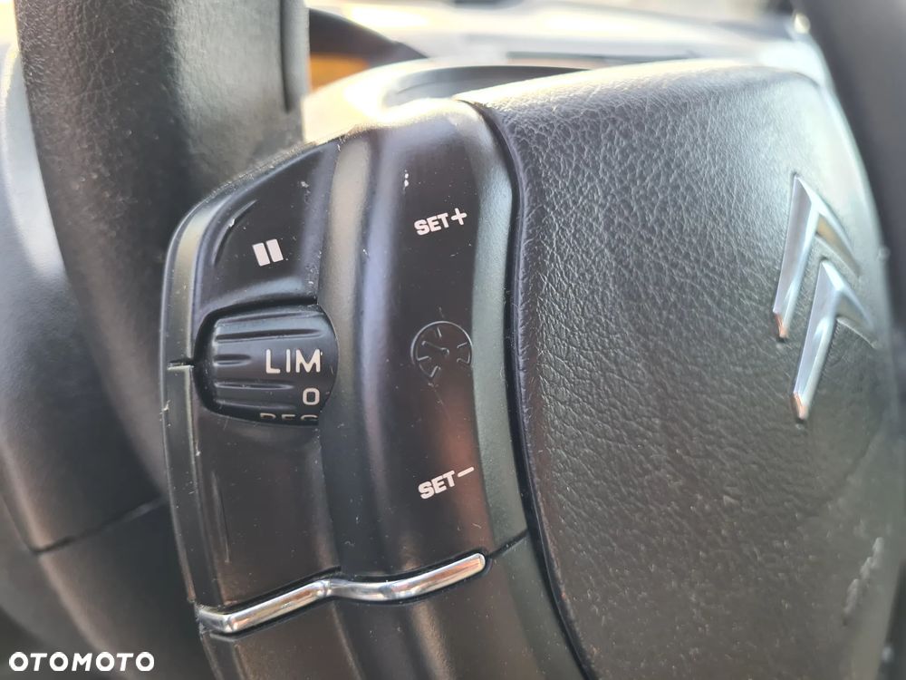 Citroën C4 1.4 16V Style - 20