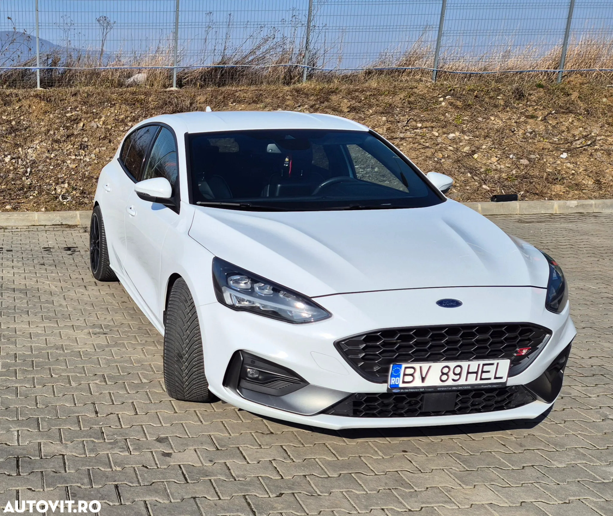 Ford Focus 2.3 Ecoboost ST X - 2