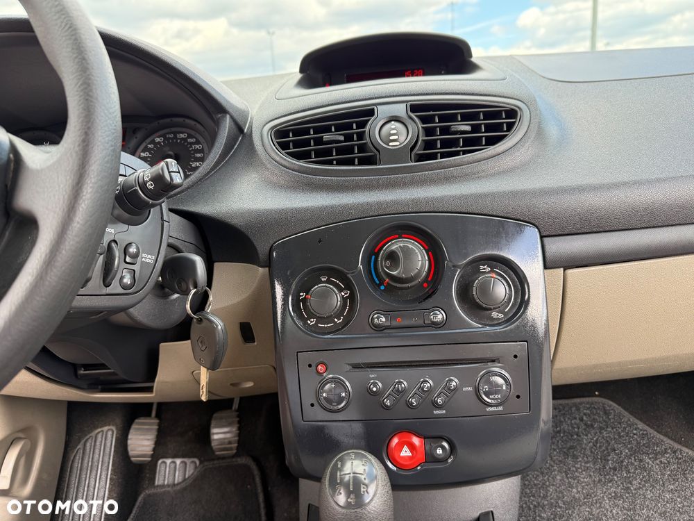 Renault Clio 1.2 16V Expression - 24