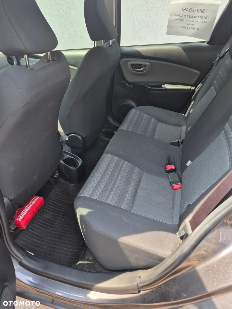 Toyota Yaris 1.0 Active EU6 - 9