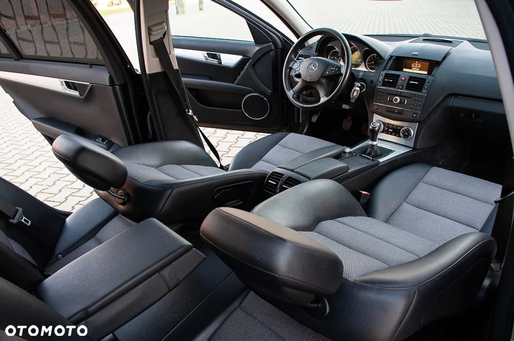 Mercedes-Benz Klasa C 180 T Kompressor BlueEFFICIENCY Avantgarde - 5