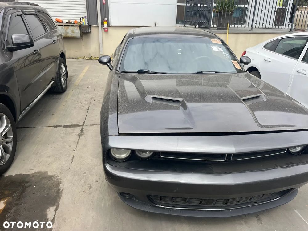 Dodge Challenger - 15