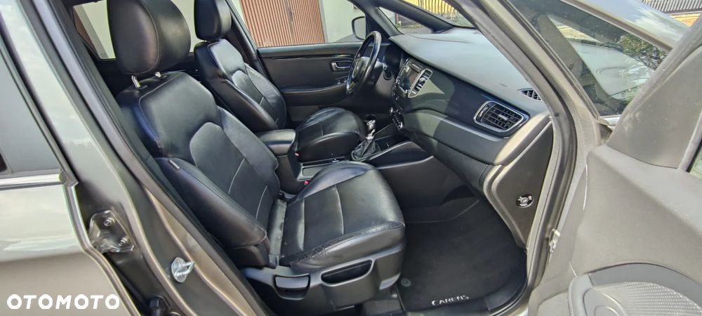 Kia Carens 1.7 CRDi XL 7os - 17