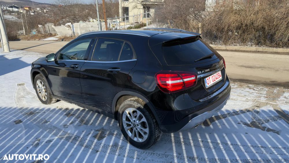 Mercedes-Benz GLA 180 7G-DCT StreetStyle - 7