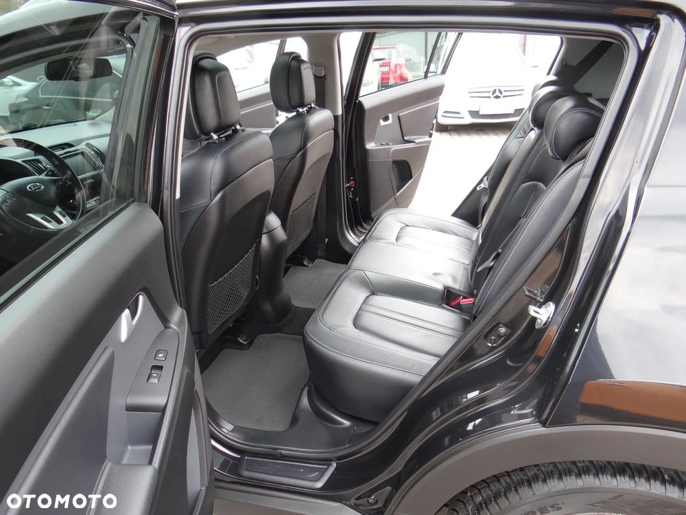 Kia Sportage 2.0 CRDI 4WD Automatik Dream-Team Edition - 35