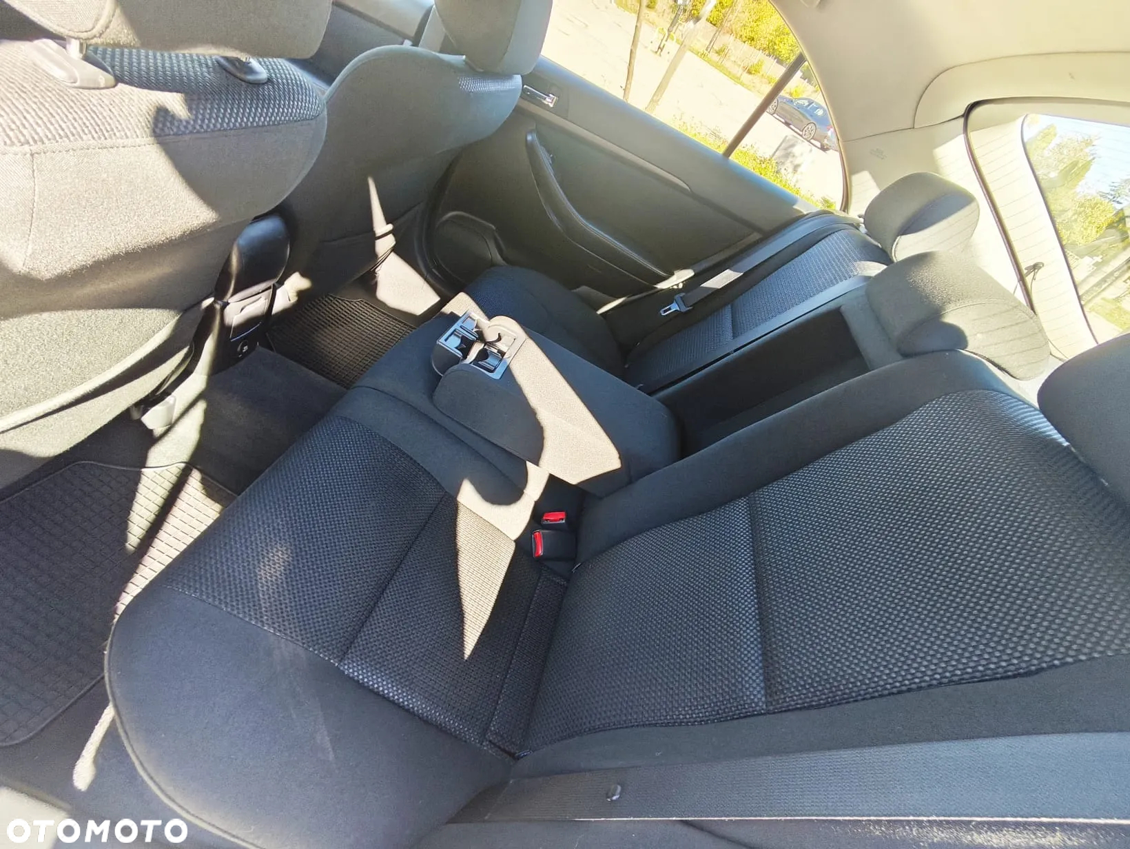 Toyota Avensis 1.8 VVT-i Terra Plus - 30