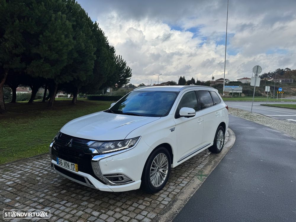 Mitsubishi Outlander - 1