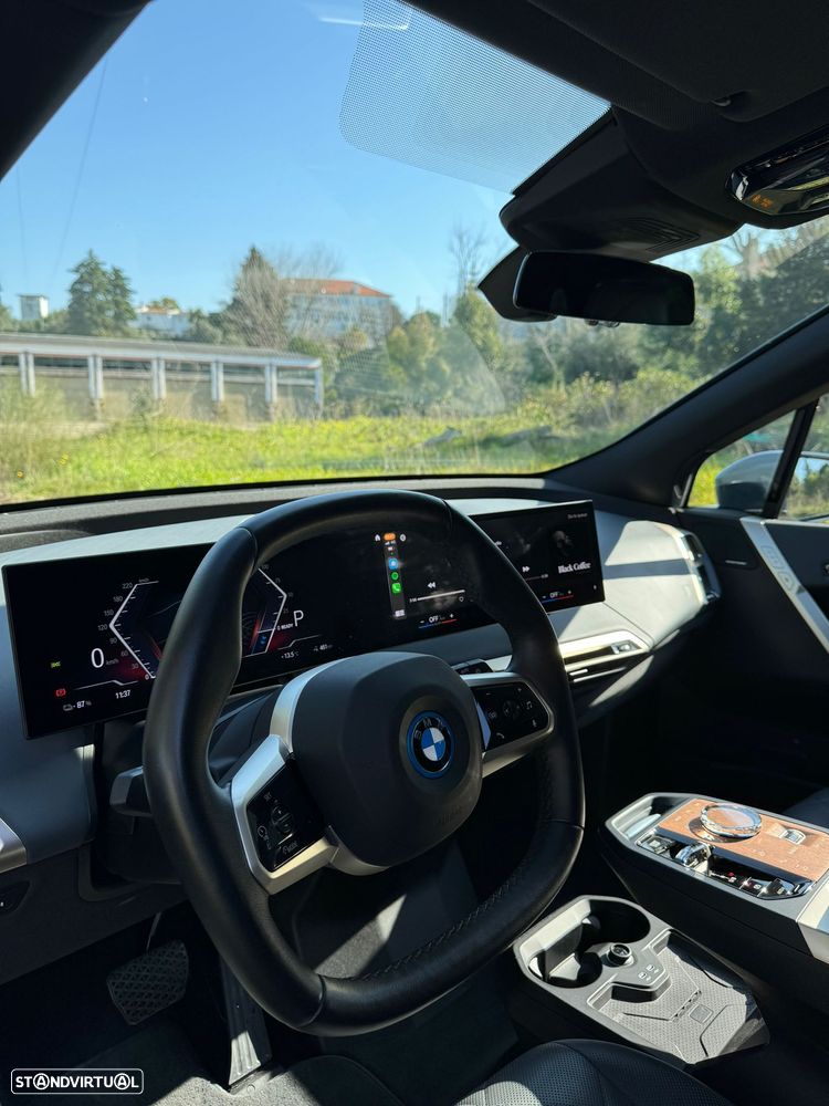 BMW iX xDrive50 - 11