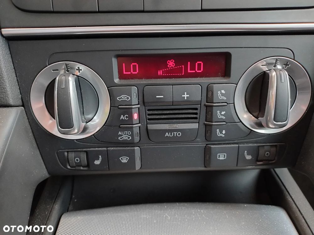 Audi A3 3-drzwiowe 1.4T FSI Attraction - 34