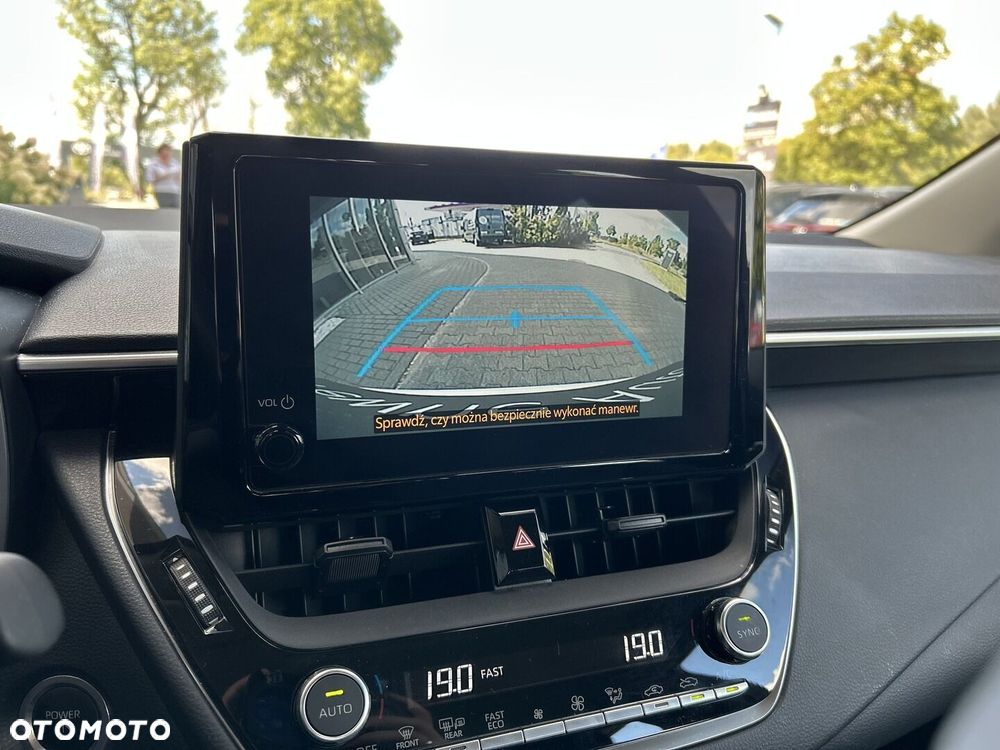 Toyota Corolla 1.8 Hybrid Active - 18